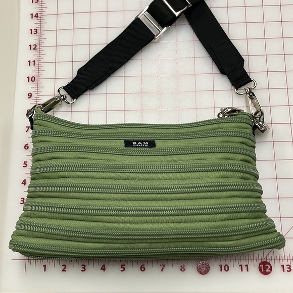 BAM BAGS Green Zipper Adjustable Shoulder Strap West/East Top Zip Urban/Work Bag - Picture 1 of 9